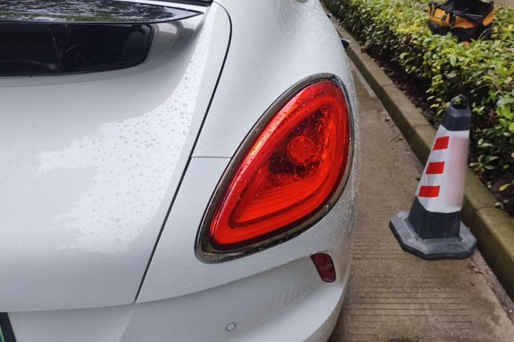 Used ORA Lightning Cat 2022 555 km Luxury Edition Right Rear Taillight
