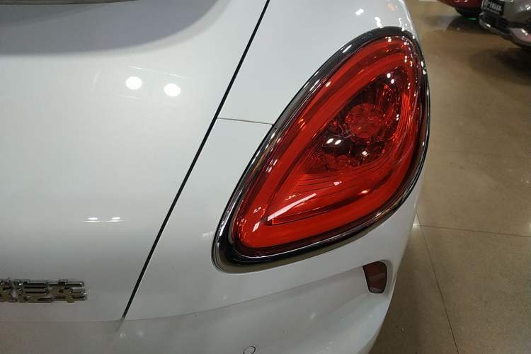 Used ORA Lightning Cat 2022 555 km Luxury Edition Right Rear Taillight