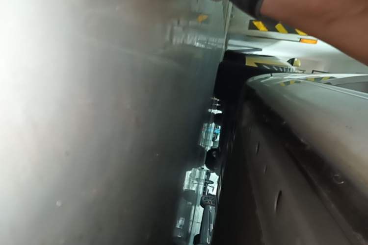 Used ORA Lightning Cat 2022 555 km Luxury Edition Right Side Sill