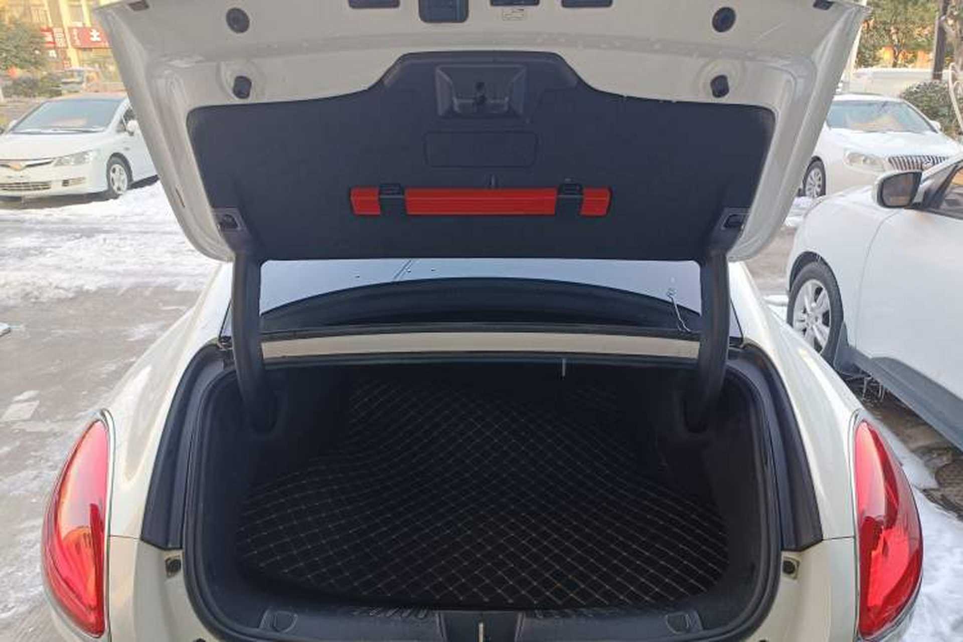 Used ORA Lightning Cat 2022 555 km Luxury Edition Trunk