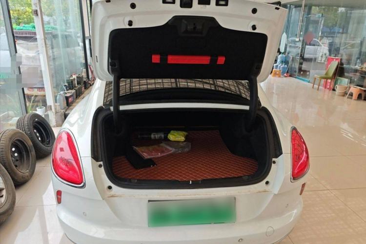 Used ORA Lightning Cat 2022 555 km Luxury Edition Trunk