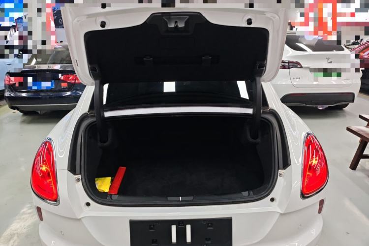 Used ORA Lightning Cat 2022 555 km Luxury Edition Trunk