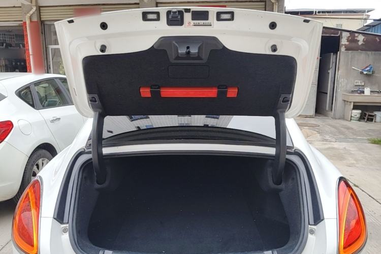 Used ORA Lightning Cat 2022 555 km Luxury Edition Trunk