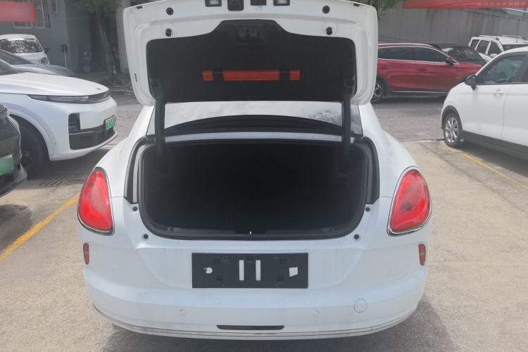 Used ORA Lightning Cat 2022 555 km Luxury Edition Trunk