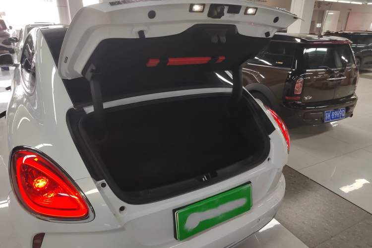 Used ORA Lightning Cat 2022 555 km Luxury Edition Trunk