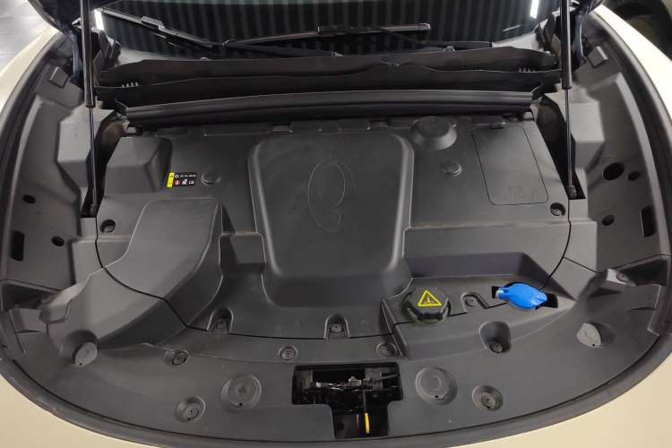Used ORA Lightning Cat 2022 555 km Luxury Edition Engine Bay