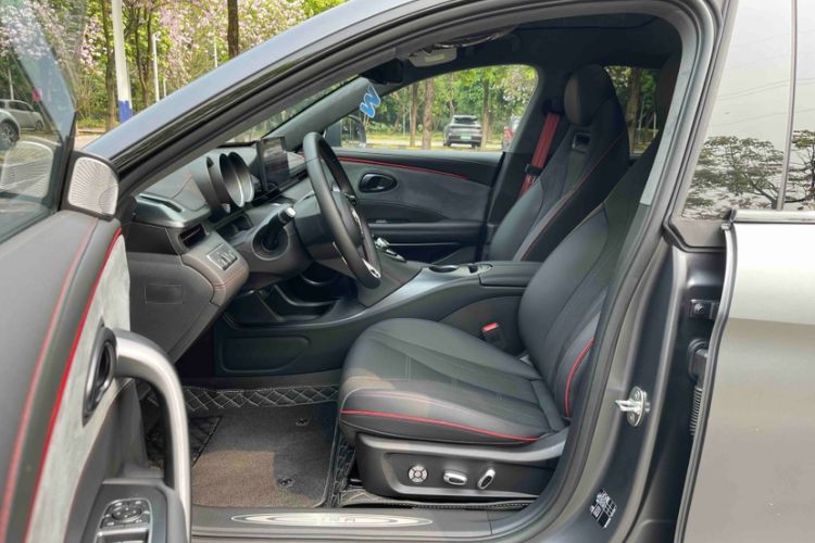 Used ORA Lightning Cat 2024 Dark Night Edition 555km Prestige Version Interior 5