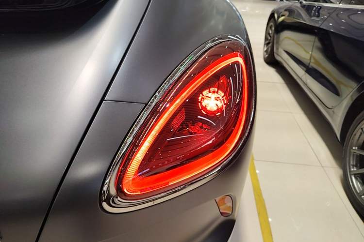 Used ORA Lightning Cat 2024 Dark Night Edition 555km Prestige Version Right Rear Taillight