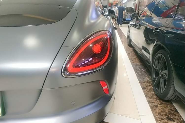 Used ORA Lightning Cat 2024 Dark Night Edition 555km Prestige Version Right Rear Taillight