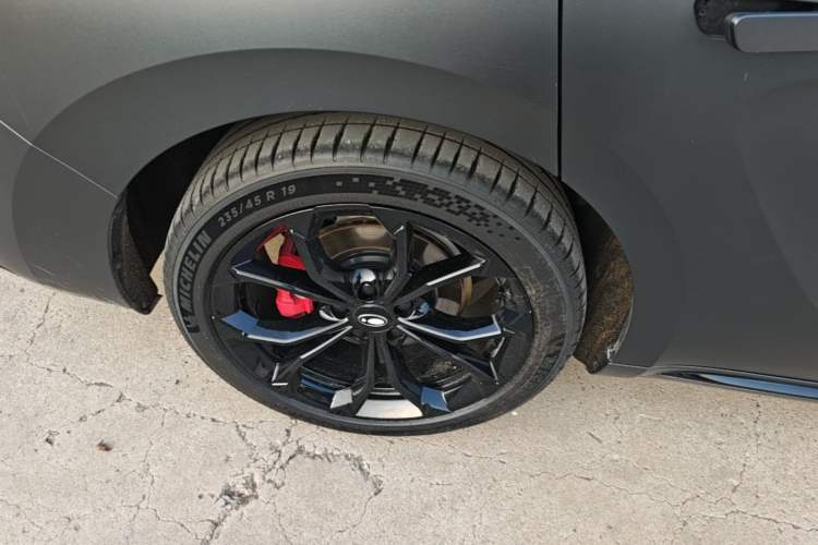 Used ORA Lightning Cat 2024 Dark Night Edition 555km Prestige Version Right Rear Wheel Hub
