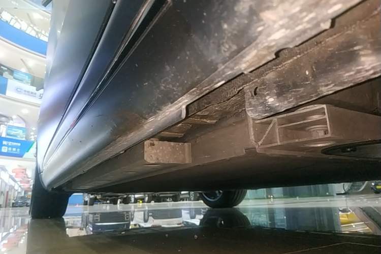 Used ORA Lightning Cat 2024 Dark Night Edition 555km Prestige Version Right Side Sill