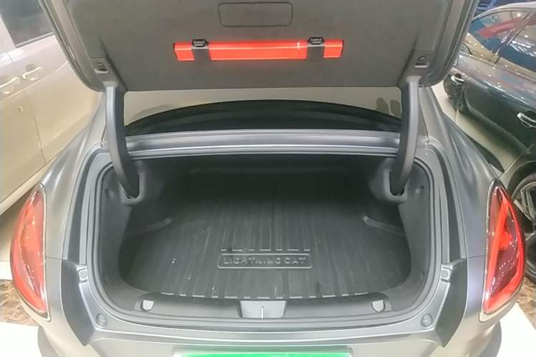 Used ORA Lightning Cat 2024 Dark Night Edition 555km Prestige Version Trunk