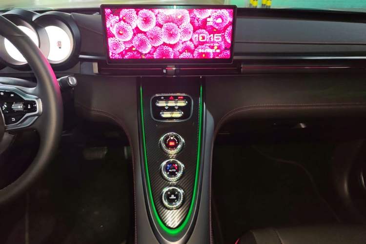 Used ORA Lightning Cat 2024 Dark Night Edition 555km Prestige Version Audio And AC Panel