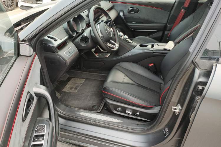 Used ORA Lightning Cat 2024 Dark Night Edition 600 km All-Wheel-Drive High-Performance Version Driver Seat
