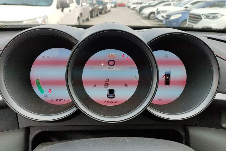 Used ORA Lightning Cat 2024 Dark Night Edition 600 km All-Wheel-Drive High-Performance Version Instrument Cluster
