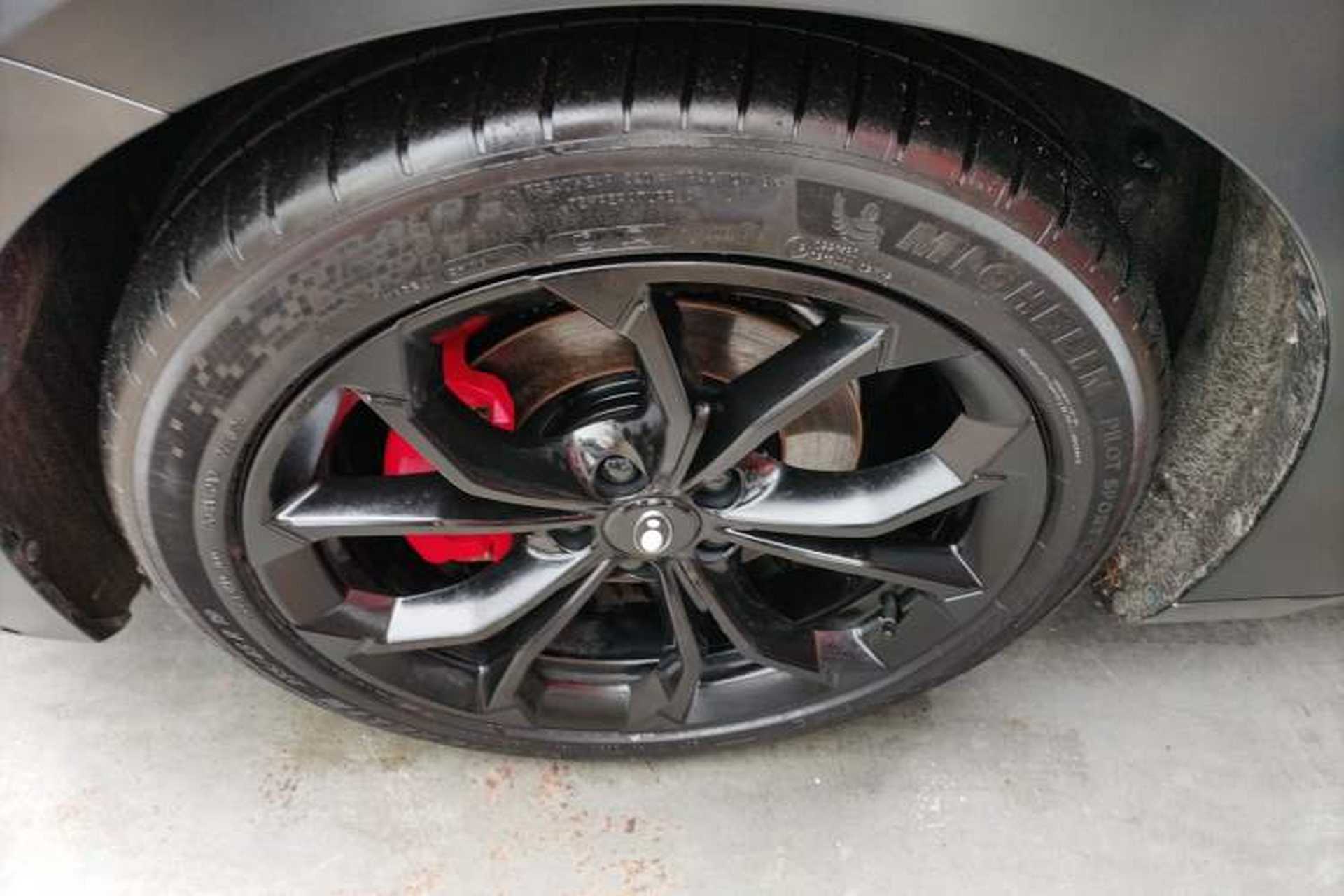 Used ORA Lightning Cat 2024 Dark Night Edition 555km Prestige Version Left Front Wheel Hub