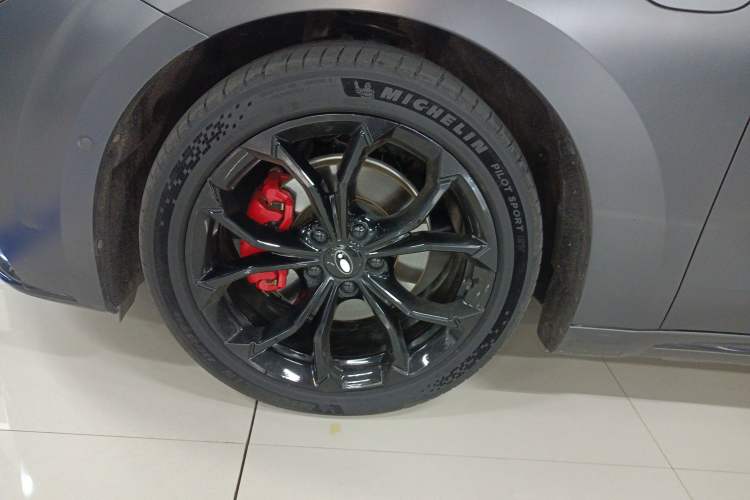 Used ORA Lightning Cat 2024 Dark Night Edition 555km Prestige Version Left Front Wheel Hub