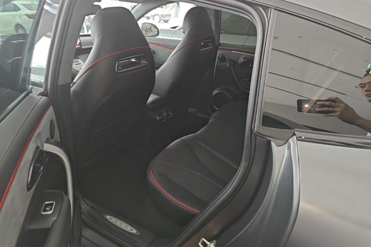 Used ORA Lightning Cat 2024 Dark Night Edition 555km Prestige Version Left Rear Seat