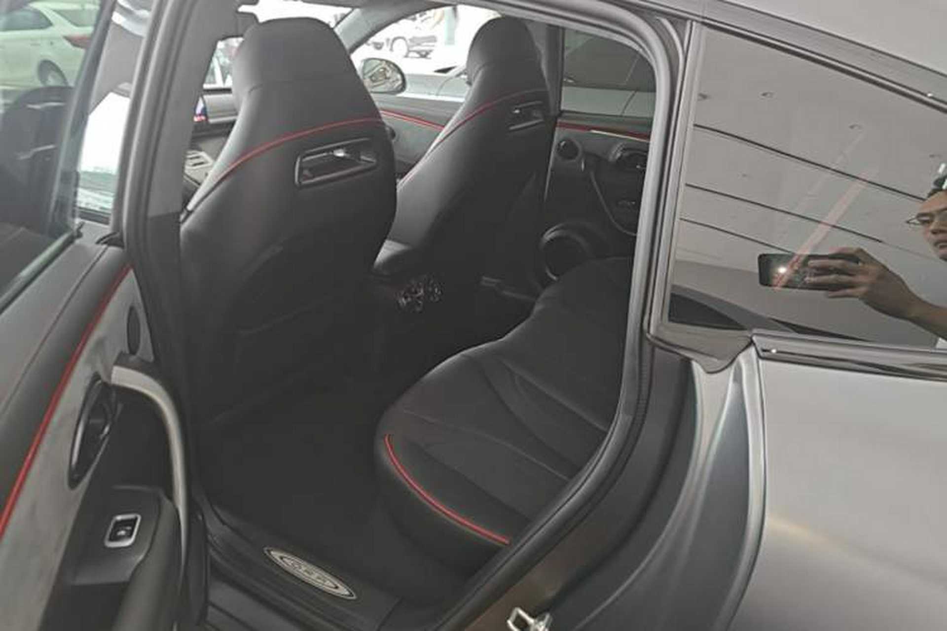Used ORA Lightning Cat 2024 Dark Night Edition 555km Prestige Version Left Rear Seat