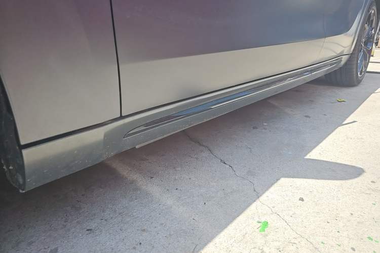 Used ORA Lightning Cat 2024 Dark Night Edition 555km Prestige Version Left Side Sill