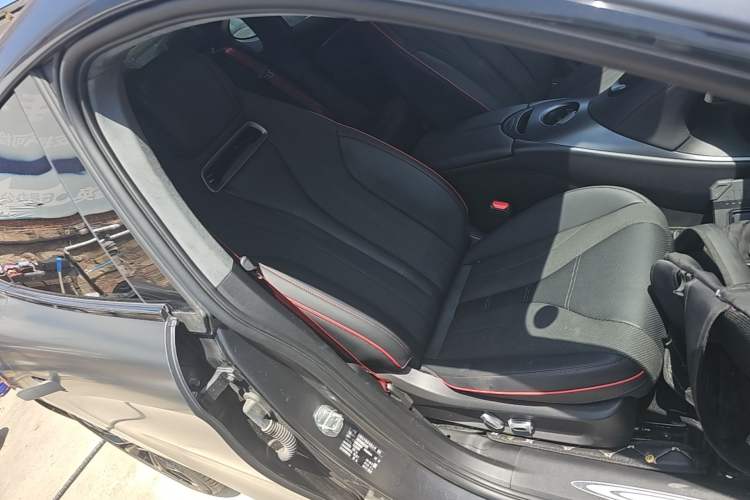 Used ORA Lightning Cat 2024 Dark Night Edition 555km Prestige Version Right Front Seat