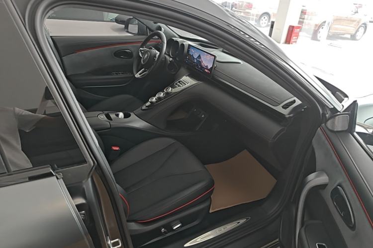 Used ORA Lightning Cat 2024 Dark Night Edition 555km Prestige Version Right Front Seat
