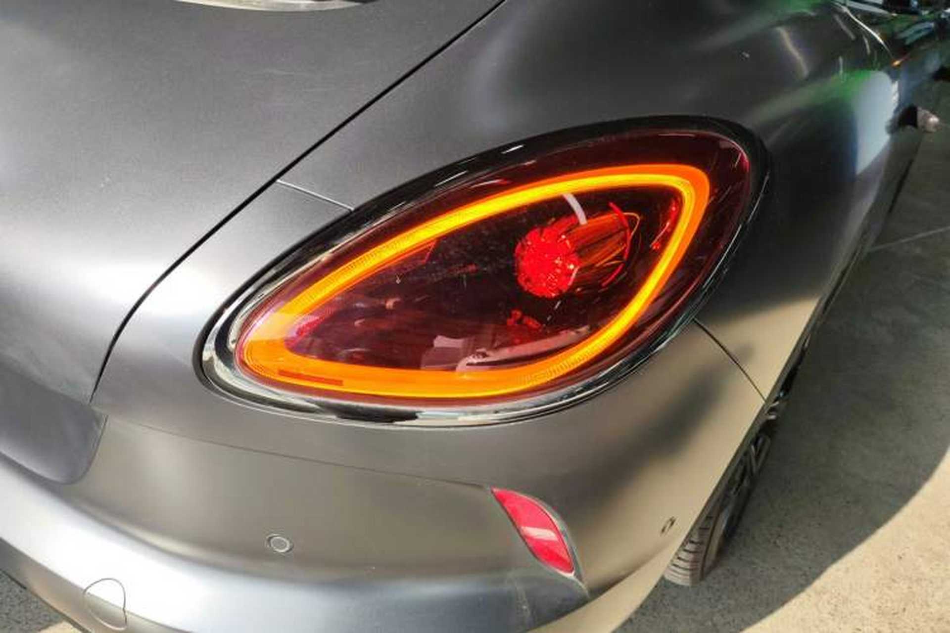 Used ORA Lightning Cat 2024 Dark Night Edition 555km Prestige Version Right Rear Taillight