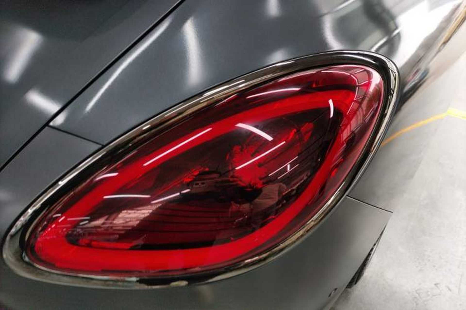 Used ORA Lightning Cat 2024 Dark Night Edition 555km Prestige Version Right Rear Taillight