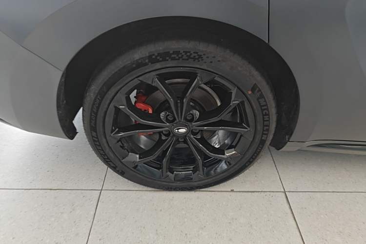 Used ORA Lightning Cat 2024 Dark Night Edition 555km Prestige Version Right Rear Wheel Hub