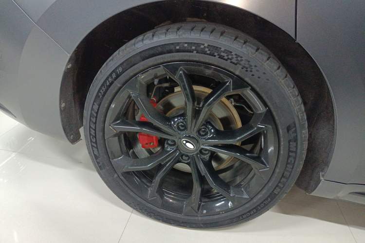 Used ORA Lightning Cat 2024 Dark Night Edition 555km Prestige Version Right Rear Wheel Hub