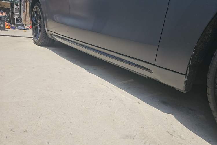 Used ORA Lightning Cat 2024 Dark Night Edition 555km Prestige Version Right Side Sill