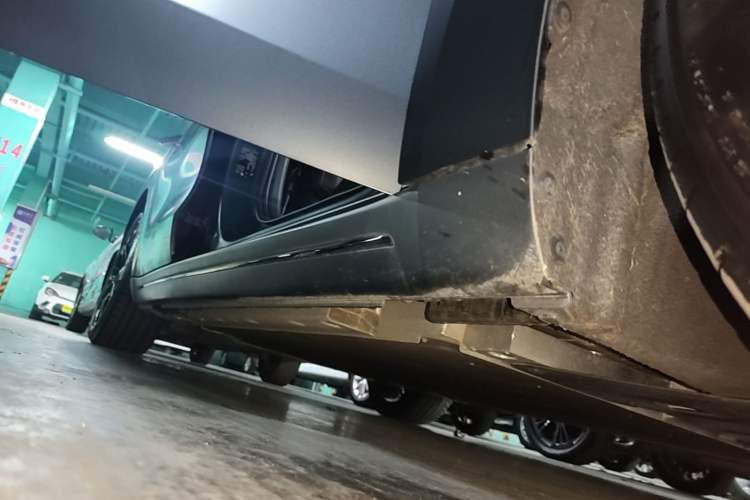Used ORA Lightning Cat 2024 Dark Night Edition 555km Prestige Version Right Side Sill