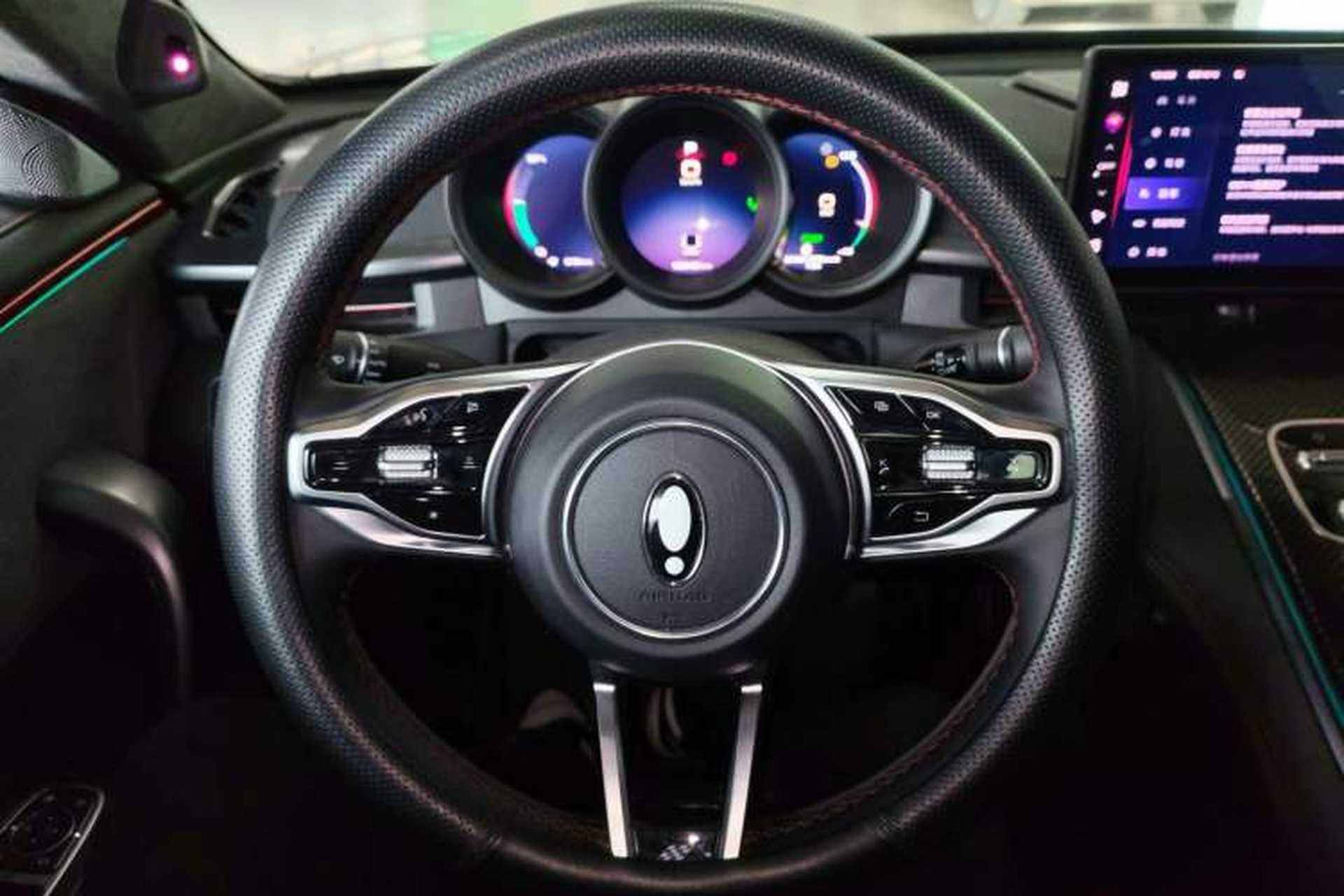 Used ORA Lightning Cat 2024 Dark Night Edition 555km Prestige Version Steering Wheel