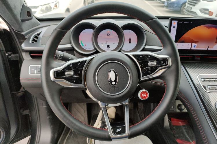 Used ORA Lightning Cat 2024 Dark Night Edition 600 km All-Wheel-Drive High-Performance Version Steering Wheel