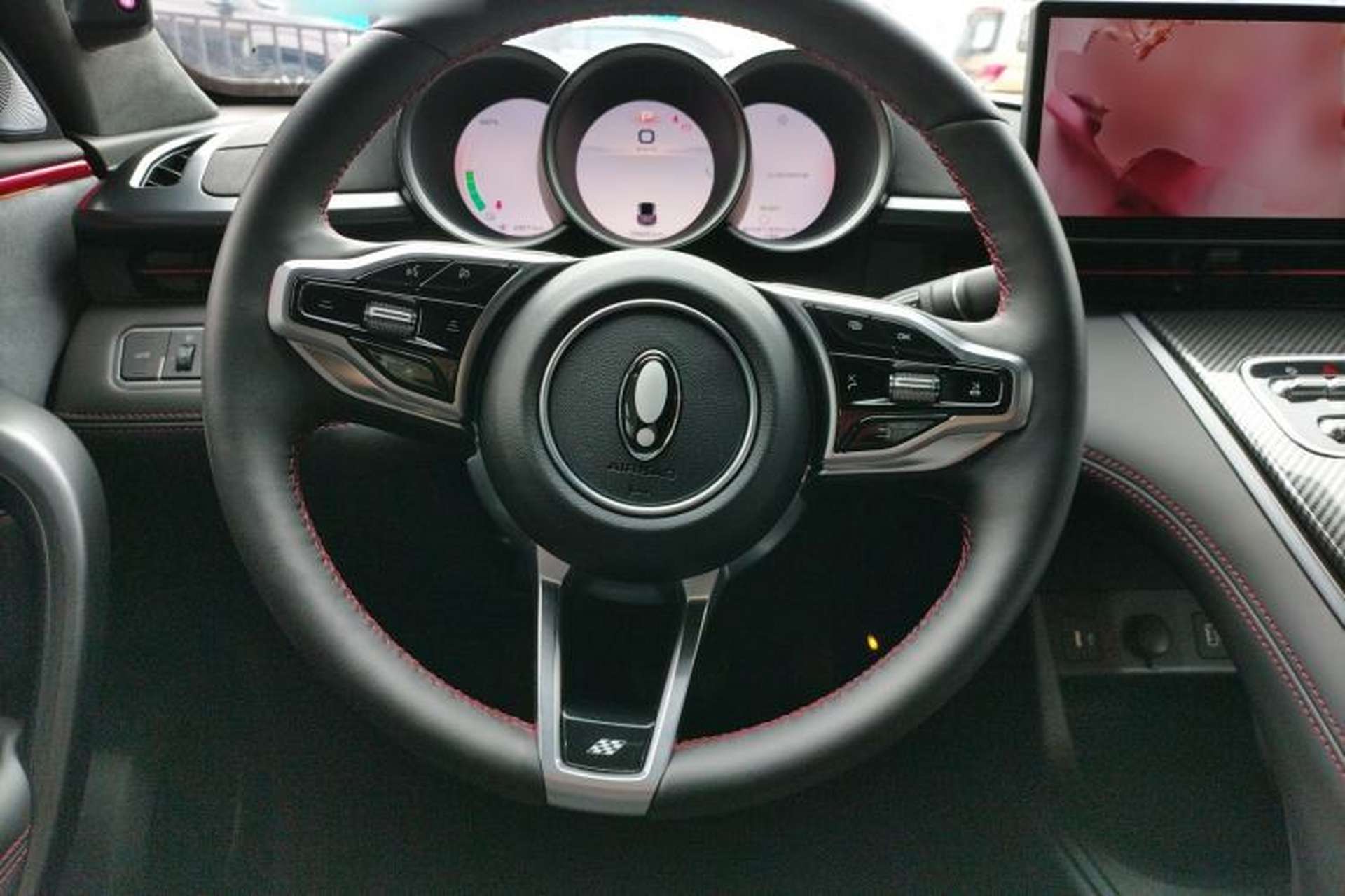 Used ORA Lightning Cat 2024 Dark Night Edition 555km Prestige Version Steering Wheel