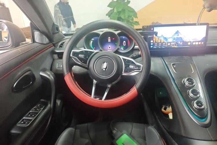 Used ORA Lightning Cat 2024 Dark Night Edition 555km Prestige Version Steering Wheel