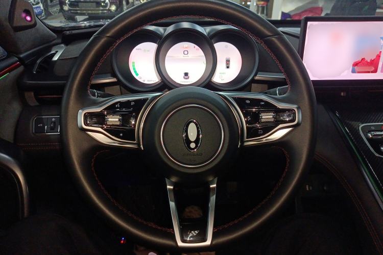 Used ORA Lightning Cat 2024 Dark Night Edition 555km Prestige Version Steering Wheel