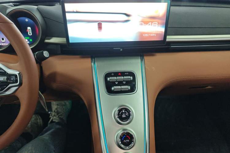 Used ORA Lightning Cat 2024 Dark Night Edition 555km Prestige Version Audio And AC Panel