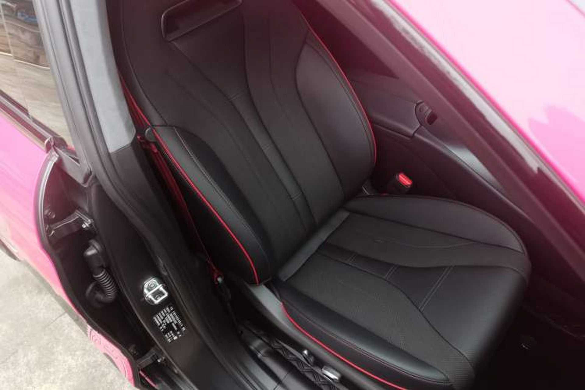 Used ORA Lightning Cat 2024 Dark Night Edition 555km Prestige Version Right Front Seat