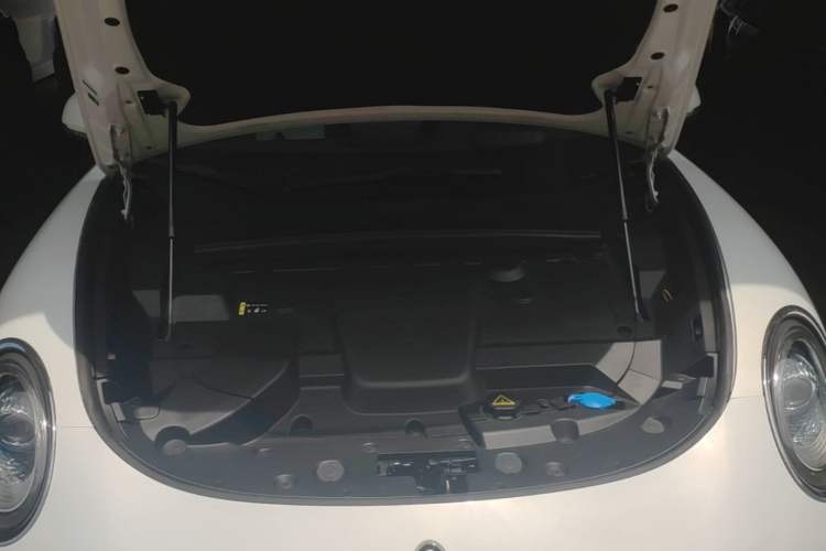 Used ORA Lightning Cat 2024 Dark Night Edition 555km Prestige Version Engine Bay