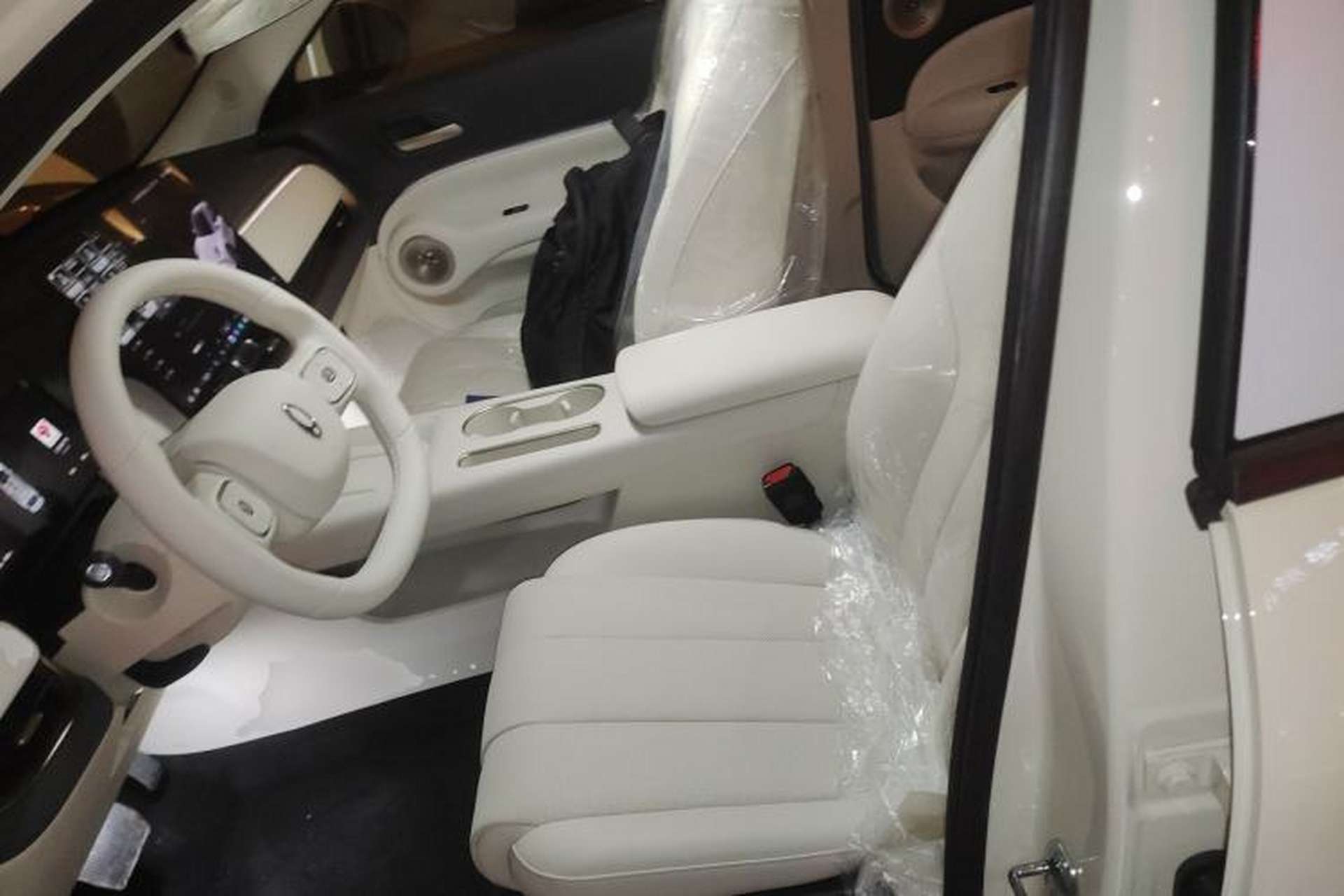 Used ORA 5 2026 Model, 580km Max Edition Left Front Seat