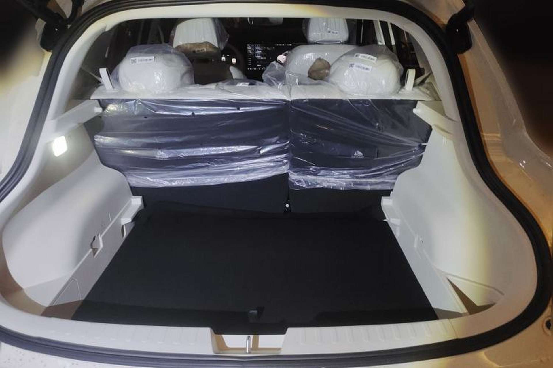 Used ORA 5 2026 Model, 580km Max Edition Trunk