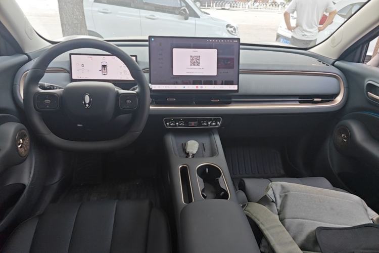 Used ORA 5 2026 Model, 580km Max Edition Center Console