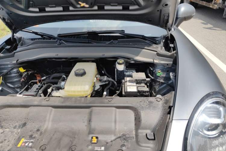 Used ORA 5 2026 Model, 480km Pro Edition Engine Bay Left