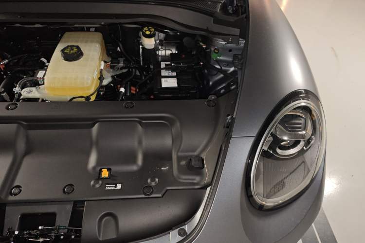 Used ORA 5 2026 Model, 480km LiDAR Edition Engine Bay Left