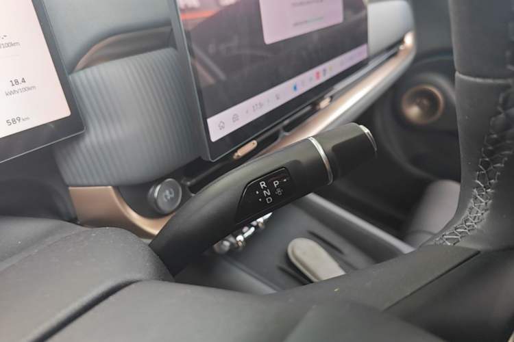 Used ORA 5 2026 Model, 580km Max Edition Gear Lever