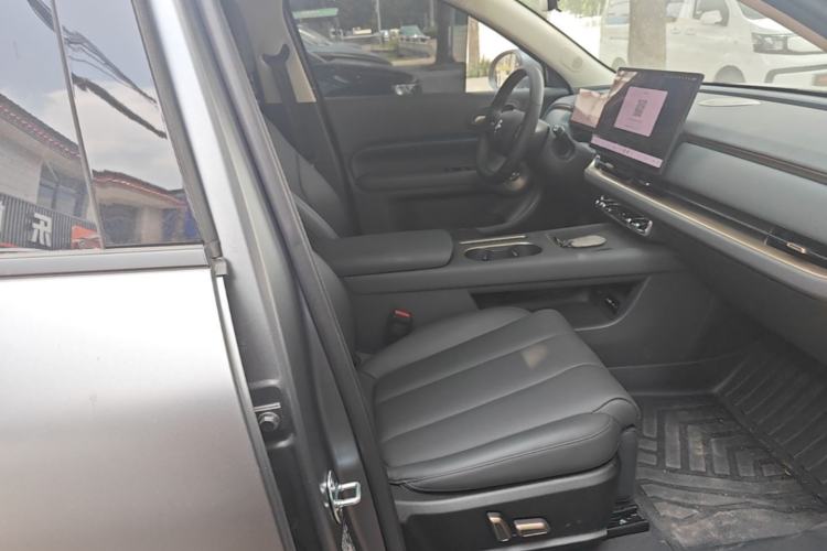 Used ORA 5 2026 Model, 580km Max Edition Right Front Seat