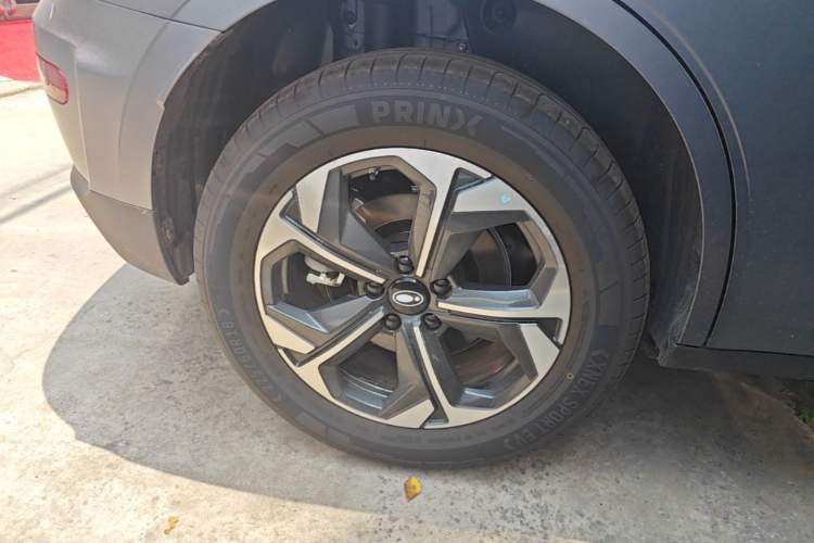 Used ORA 5 2026 Model, 580km Max Edition Right Rear Wheel Hub