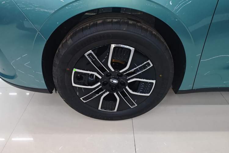 Used ORA 5 2026 Model, 580km Max Edition Left Front Wheel Hub