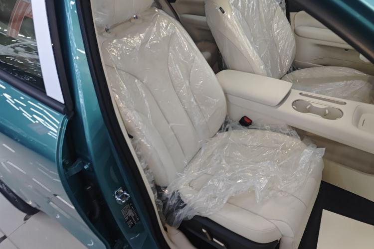 Used ORA 5 2026 Model, 580km Max Edition Right Front Seat